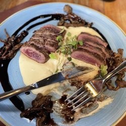 Sal Gastronomia - Lombo de cordeiro, purê de dois queijos
