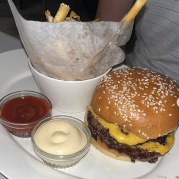 Maple & Ash - Steakhouses Near Me - Chicago, Illinois