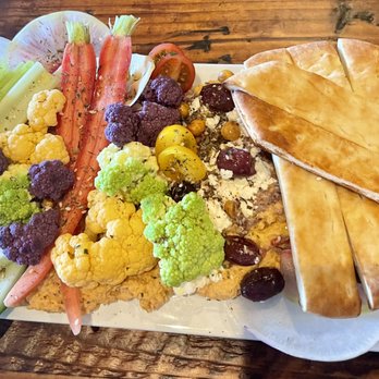 Quench Taps and Tapas - Hummus and Crudité plate - Gluten-Free Near Me - Surprise, Arizona Quench Taps and Tapas - Hummus and Crudité plate - Gluten-Free Near Me - Surprise, Arizona
