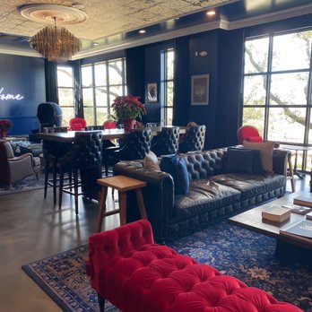 Colton House - Simona's upstairs lounge area. - Hotels Near Me - Austin, Texas