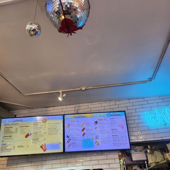 Willies - Desserts Near Me - Chicago, Illinois