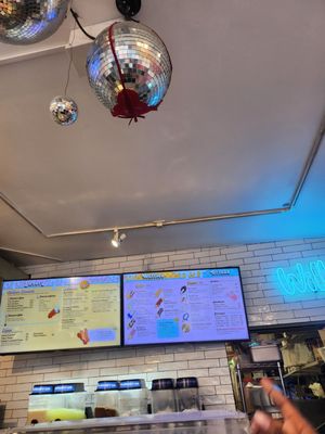 Willies Dick 'n Chicken by null