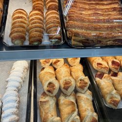Food Universe Marketplace - Tornillos (cream horns), churros