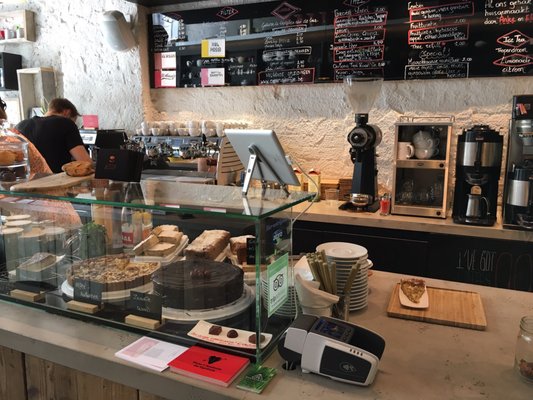 Cuperus Katelijne - Koffiebar & winkel by null