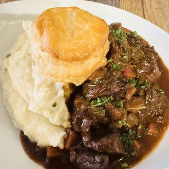 The Hunter's Hound - Beef & Guinness - Bars Near Me - Chevy Chase, Maryland