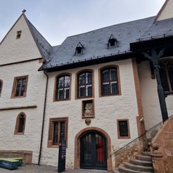 Marktplatz - Rathaus und Stadtinformation