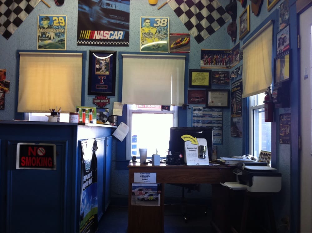 MOELLER MOBIL SERVICE & REPAIR Updated July 2024 131 E North Main