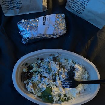 Chipotle Mexican Grill - the worlds smallest burrito and a burrito bowl that i got completely ripped off on - Fast Food Near Me - Wilmington, Ohio Chipotle Mexican Grill - the worlds smallest burrito and a burrito bowl that i got completely ripped off on - Fast Food Near Me - Wilmington, Ohio