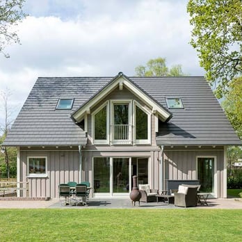 Stommel Haus - Leben wie auf dem Land, verwirklicht in einem traditionell-stilvollen Massivholzhaus. - General Contractors Near Me - Neunkirchen-Seelscheid, NW Stommel Haus - Leben wie auf dem Land, verwirklicht in einem traditionell-stilvollen Massivholzhaus. - General Contractors Near Me - Neunkirchen-Seelscheid, NW