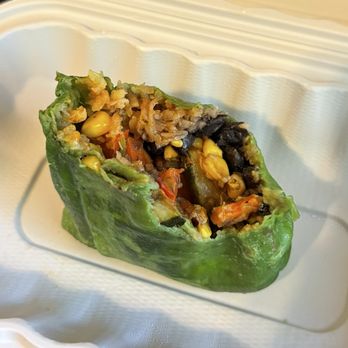 Una Más Mexican Grill - vegan burrito (veggie minus cheese) in spinach tortilla - Mexican Near Me - Sunnyvale, California Una Más Mexican Grill - vegan burrito (veggie minus cheese) in spinach tortilla - Mexican Near Me - Sunnyvale, California