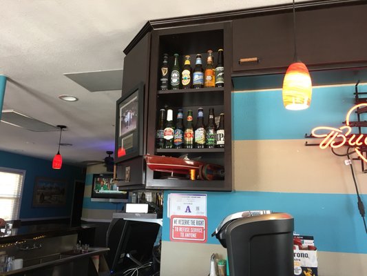 Maxx's Food & Drink by null