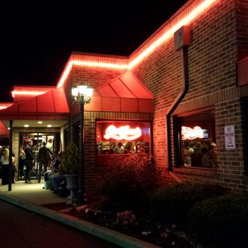 Giordano's - Storefront as of 10/5/2016. - Pizza Near Me - Rosemont, Illinois