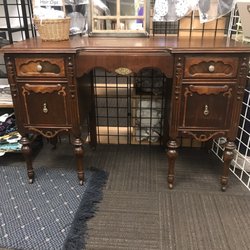 Spencers Antique Market - Beautiful Vanity