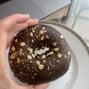 Jyan Isaac Bread - Pumpernickel bagel - Bakeries Near Me - Santa Monica, California