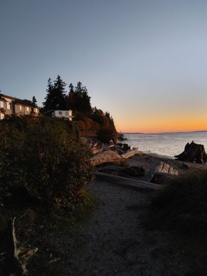 Lighthouse Park by null
