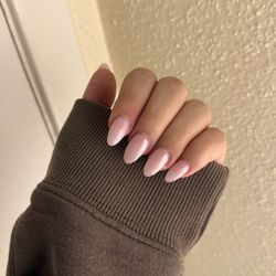 KT Nails - first service - pink nails with pearl finish