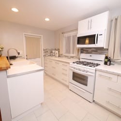 Vacation Living - Modern and sophisticated, this lovely one bedroom bungalow has a wonderful kitchen to make a home cooked meal.
