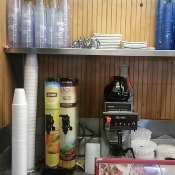 Mary's Grill - My view while waiting for my order, total 13 minutes - American Near Me - Detroit, Michigan Mary's Grill - My view while waiting for my order, total 13 minutes - American Near Me - Detroit, Michigan