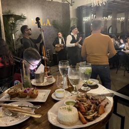 What amazing music  with great food and service.