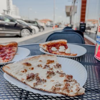 Parlour KP - Slice of the Rosemary Sausage White Sauce - Pizza Near Me - Delano, California