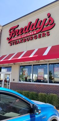 Freddy's Frozen Custard & Steakburgers by null