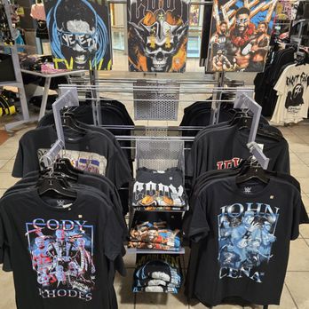 Hot Topic - Women's Clothing Near Me - Vernon Hills, Illinois Hot Topic - Women's Clothing Near Me - Vernon Hills, Illinois