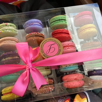 LeilaLove Macarons - Desserts Near Me - Park Ridge, Illinois