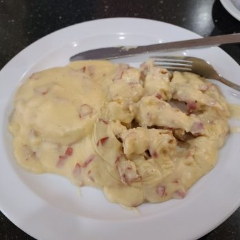 Joe's Cafe - Creamed Chipped Beef on Biscuit - American Near Me - Sterling, Virginia Joe's Cafe - Creamed Chipped Beef on Biscuit - American Near Me - Sterling, Virginia