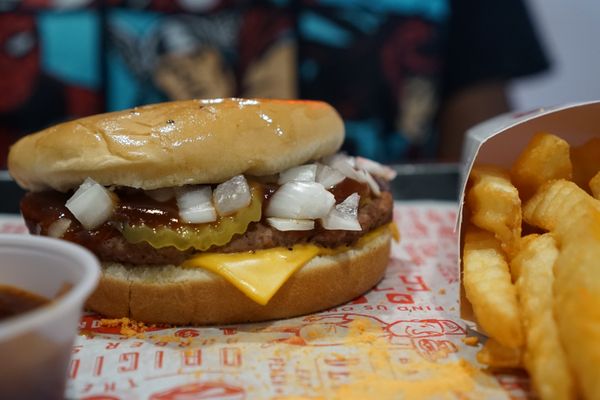 Milo's Hamburgers by null