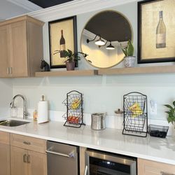 Be Tan I Am - Complimentary iced and hot coffee, beverages and snacks in our comfortable kitchenette.