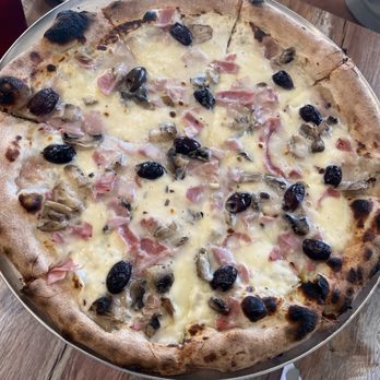 Angelo's Pizza - Alfredo based pizza - Pizza Near Me - Tavares, Florida Angelo's Pizza - Alfredo based pizza - Pizza Near Me - Tavares, Florida