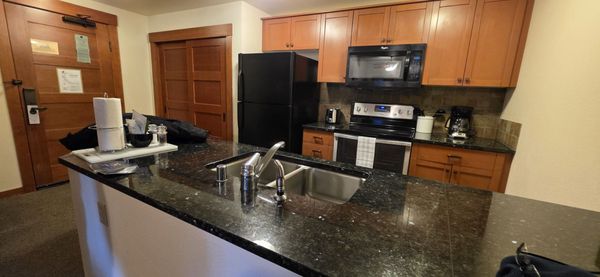 The Village Lodge Mammoth by null