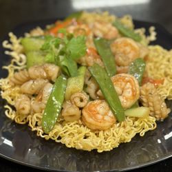Basil Bowl - Crispy noodles with seafoods