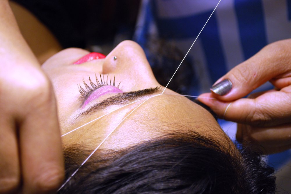Le Beaute Eyebrow Logo