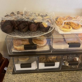 Hampton Inn Champaign/Urbana - Bagels muffins, Pastry - Hotels Near Me - Urbana, Illinois Hampton Inn Champaign/Urbana - Bagels muffins, Pastry - Hotels Near Me - Urbana, Illinois
