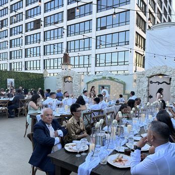 Mesina Events - Dinner Vibes - DJs Near Me