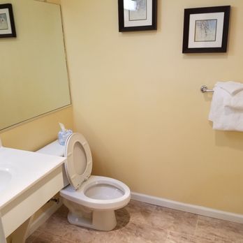 Massanutten Resort - Additional sink and toilet - Hotels Near Me - Massanutten, Virginia Massanutten Resort - Additional sink and toilet - Hotels Near Me - Massanutten, Virginia