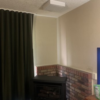 Poco Diablo Resort - Gas "fireplace" without any ventilation. Like no exaust, not the back or anywhere. - Hotels Near Me - Sedona, Arizona Poco Diablo Resort - Gas "fireplace" without any ventilation. Like no exaust, not the back or anywhere. - Hotels Near Me - Sedona, Arizona