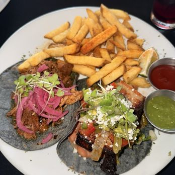 Tres Muchachos - Breakfast & Brunch Near Me - Costa Mesa, California