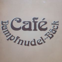 Dampfnudel-Bäck