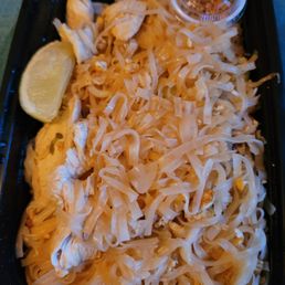 Chicken pad Thai (bland) Chicken pad Thai (bland)
