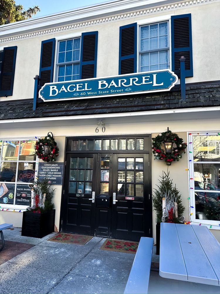 Bagel Barrel Logo