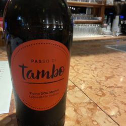 Ristorante Balena - Local outstanding red wine