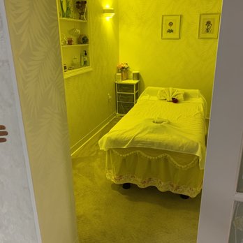 Ruth Spa - One of the massage rooms - Reflexology Near Me - Sudbury, Massachusetts