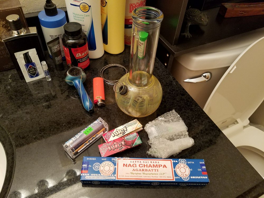 HUNKY DORY PIPE & TOBACCO Updated October 2024 31 Reviews 271 W