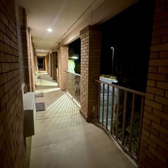 Anthony Inn - Walkway - Hotels Near Me - Anthony, Texas