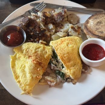 Marco's Cafe & Espresso Bar - Dungeness Omelet - look at that chunk of crab right in the middle. Drool worthy - Breakfast & Brunch Near Me - Portland, Oregon Marco's Cafe & Espresso Bar - Dungeness Omelet - look at that chunk of crab right in the middle. Drool worthy - Breakfast & Brunch Near Me - Portland, Oregon