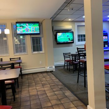 seasons tickets sports pub 40 photos 60 reviews pizza 554 front st manchester nh restaurant reviews phone number menu