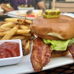Granfalloon Restaurant & Bar - Falloon Burger