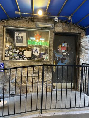Jimmy's Corner by null